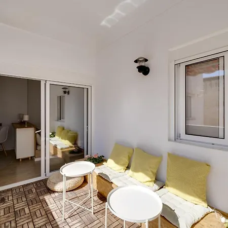 Piso En Carolinas Con 3 Apartment *