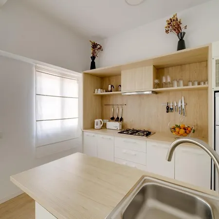 Piso En Carolinas Con 3 Apartment