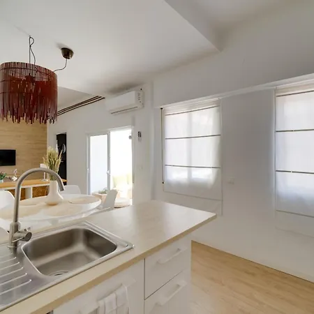 Piso En Carolinas Con 3 Apartment *